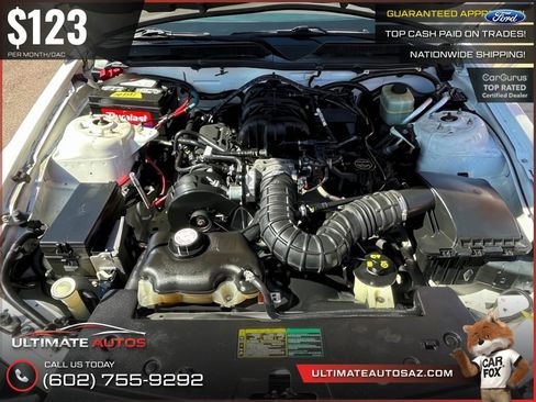 Used 2005 Ford Mustang Deluxe RWD image 25