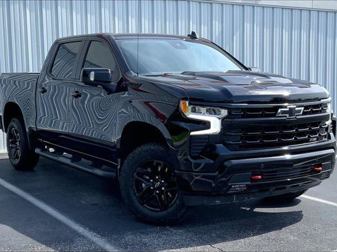 Used 2024 Chevrolet Silverado 1500 LT Trail Boss w/ LT Trail Boss Premium Package AWD/4WD image 2