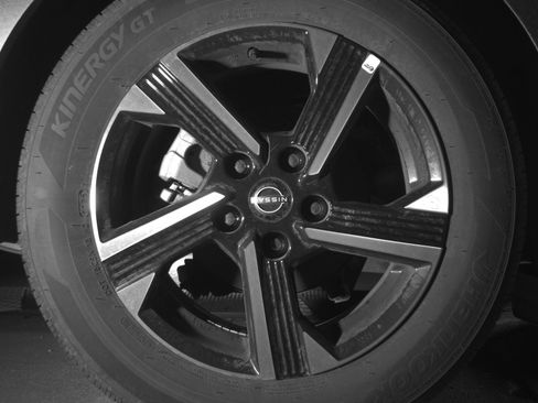 Used 2025 Nissan Sentra SV FWD image 15