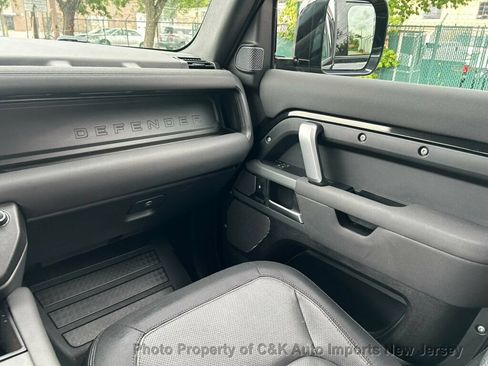 Used 2023 Land Rover Defender 110 X-Dynamic SE AWD/4WD image 42