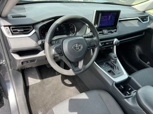 Used 2025 Toyota RAV4 XLE AWD/4WD image 14