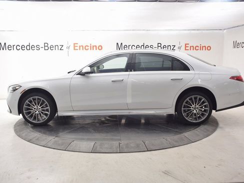 New 2026 Mercedes-Benz S 580e 4MATIC Sedan image 3