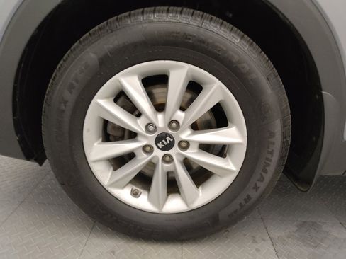 Used 2020 Kia Sorento LX AWD/4WD image 31