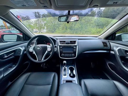 Used 2018 Nissan Altima 2.5 SR w/ SR Special Edition image 10