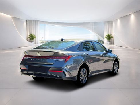 New 2026 Hyundai Elantra SEL Sport image 7