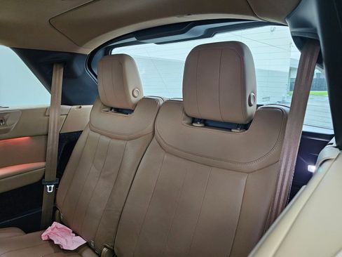 Used 2023 Land Rover Range Rover Long Wheelbase SE image 10