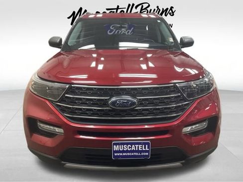 Used 2022 Ford Explorer XLT w/ Equipment Group 202A image 2