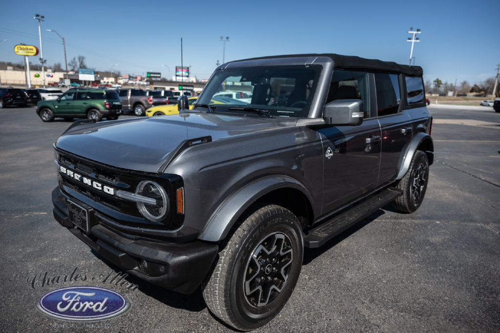 Used 2022 Ford Bronco Outer Banks AWD/4WD image 3