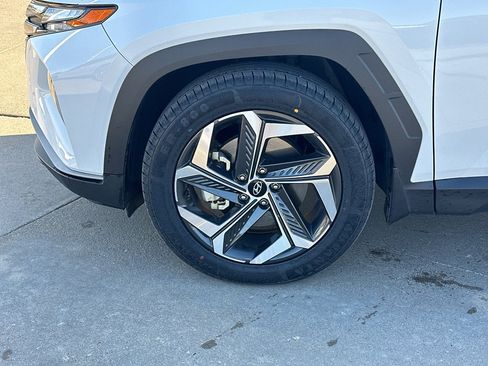 Used 2023 Hyundai Tucson SEL w/ Convenience Package image 3