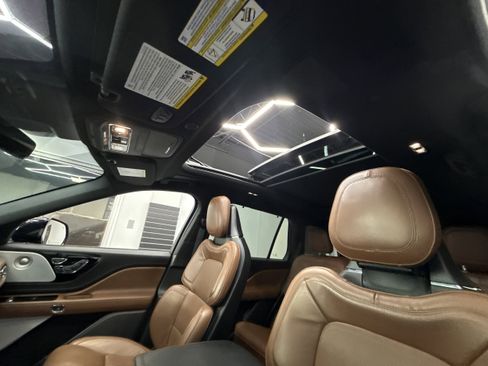 Used 2023 Lincoln Aviator Reserve w/ Equipment Group 201A AWD/4WD image 5