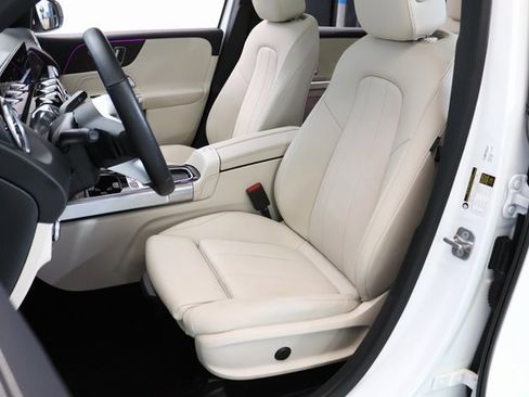 Certified 2025 Mercedes-Benz GLB 250 4MATIC image 13