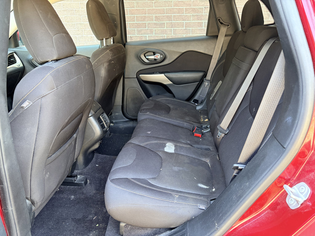 Used 2017 Jeep Cherokee Latitude w/ Safety/Convenience Group AWD/4WD image 20