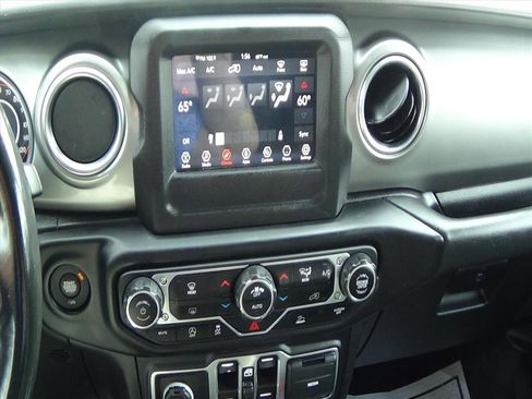 Used 2021 Jeep Wrangler Unlimited Sahara image 20