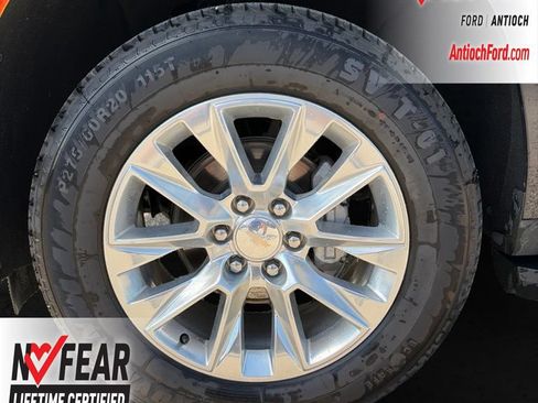 Used 2024 Chevrolet Suburban Premier AWD/4WD image 4