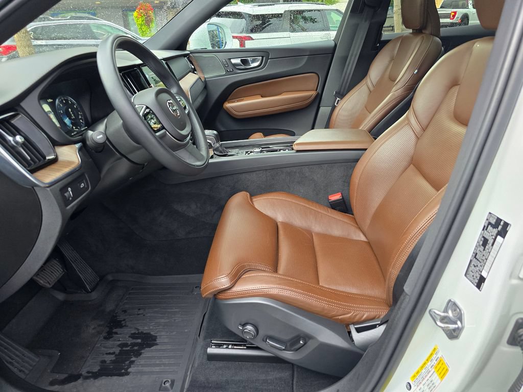 Used 2021 Volvo XC60 T5 Inscription w/ Advanced Package AWD/4WD image 22