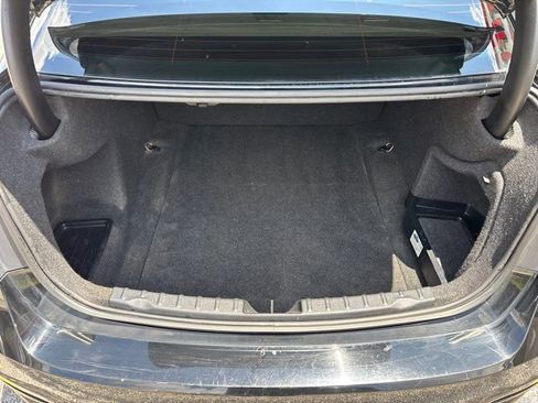 Used 2017 BMW 320i Sedan RWD image 11