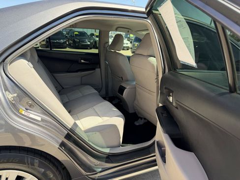 Used 2014 Toyota Camry LE FWD image 21