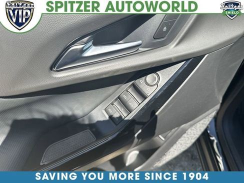 New 2026 Chevrolet Equinox LT w/ Convenience Package II FWD image 24