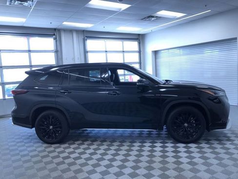 Certified 2025 Toyota Highlander XSE AWD/4WD image 35