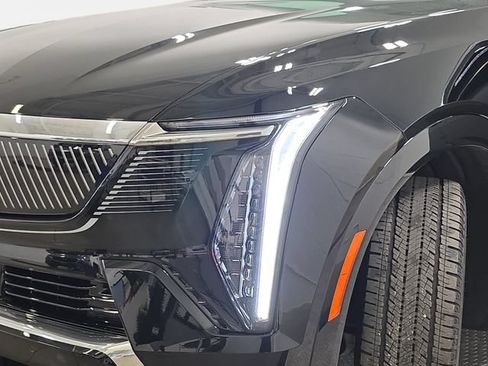 Used 2025 Cadillac Escalade IQ Luxury 2 AWD/4WD image 31