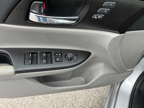 Used 2015 Honda Accord EX-L image 16