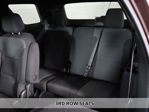 Used 2022 Chevrolet Traverse LT FWD image 7