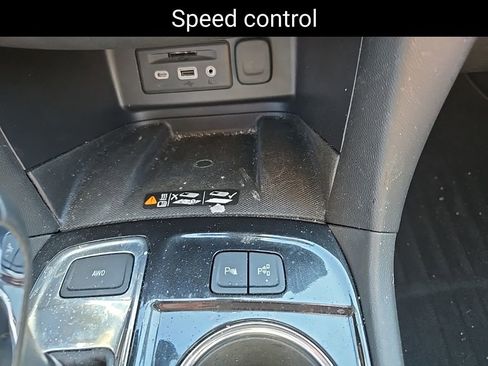 Used 2023 Chevrolet Equinox Premier image 17