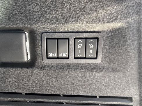 New 2026 Chevrolet Suburban High Country image 11