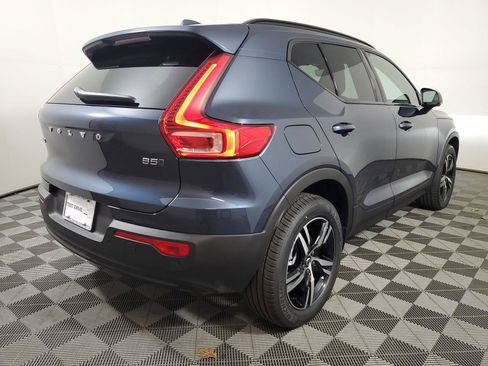 Used 2026 Volvo XC40 B5 Core AWD/4WD image 6