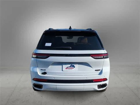 New 2025 Jeep Grand Cherokee Summit image 7
