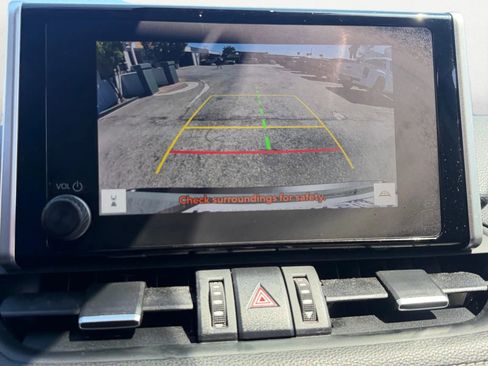 Used 2023 Toyota RAV4 XLE Premium image 21