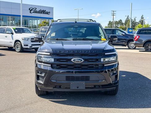Used 2022 Ford Expedition Limited image 6