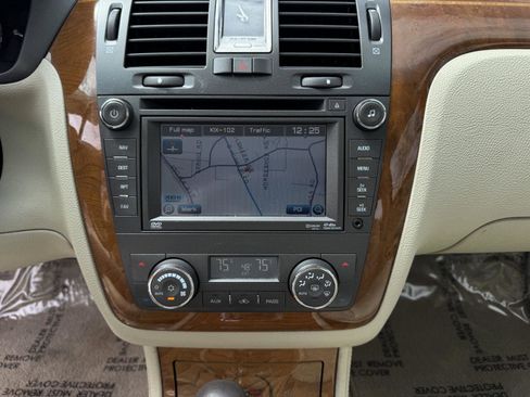 Used 2011 Cadillac DTS Platinum image 5