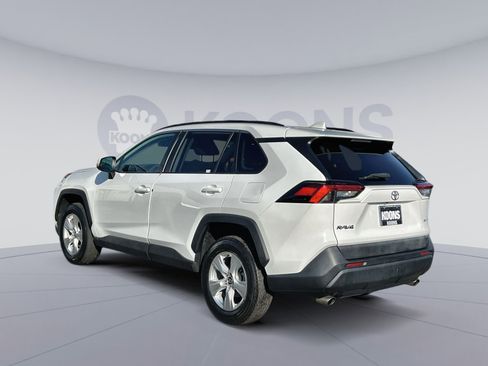 Used 2020 Toyota RAV4 XLE image 4