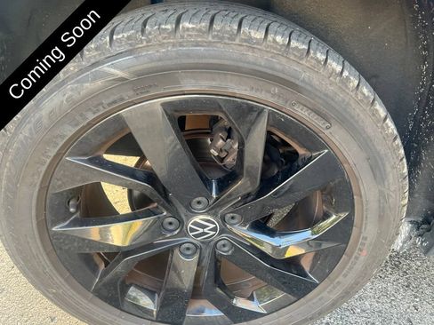 Used 2022 Volkswagen Taos SE FWD image 35