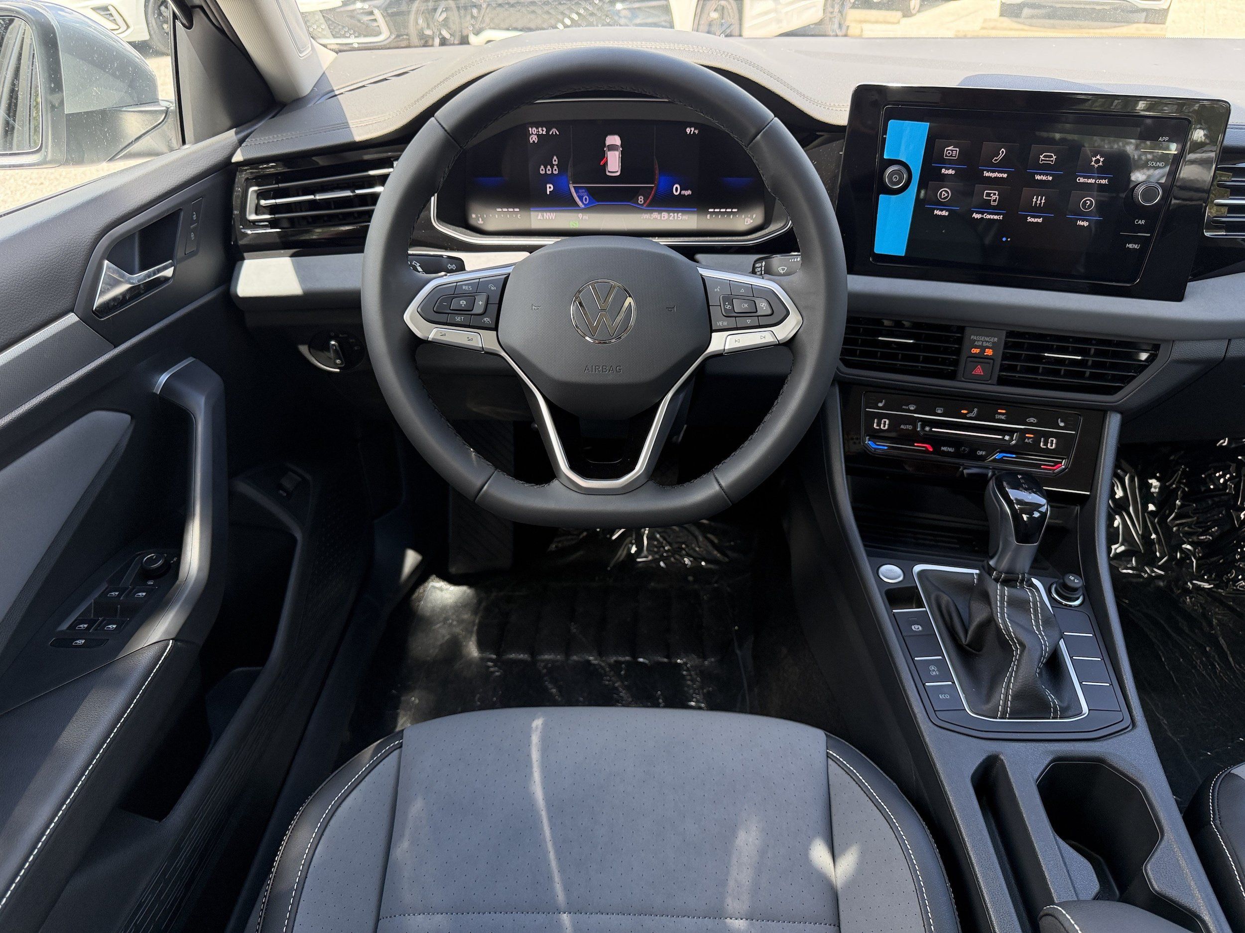 New 2027 Volkswagen Jetta SE FWD image 14