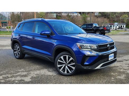 Used 2022 Volkswagen Taos SE image 2