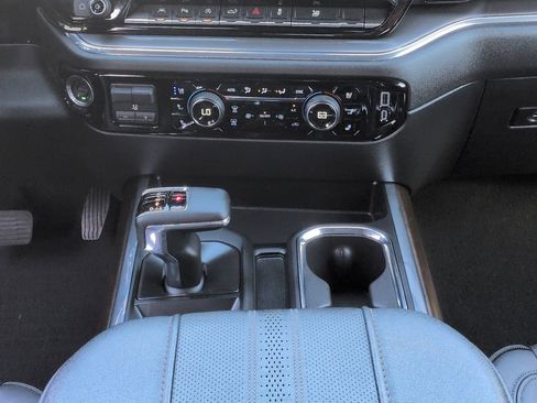 Used 2024 Chevrolet Silverado 1500 High Country w/ High Country Premium Package AWD/4WD image 19