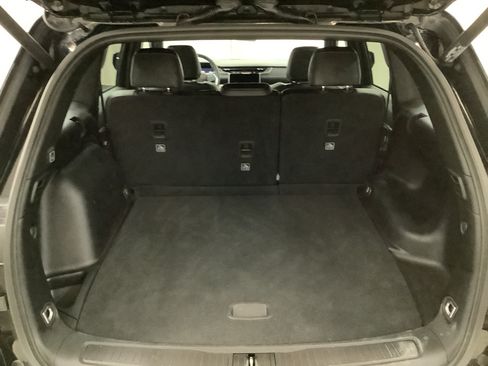 Used 2025 Jeep Grand Cherokee Limited w/ Black Appearance Package AWD/4WD image 8