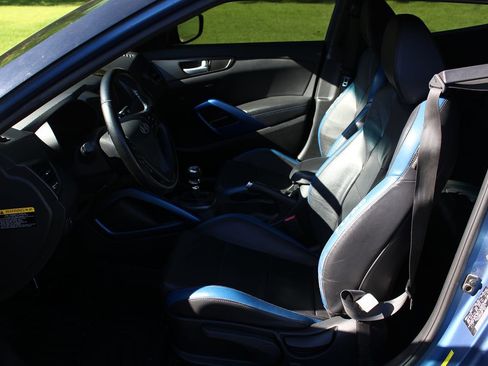 Used 2016 Hyundai Veloster Rally Edition image 8