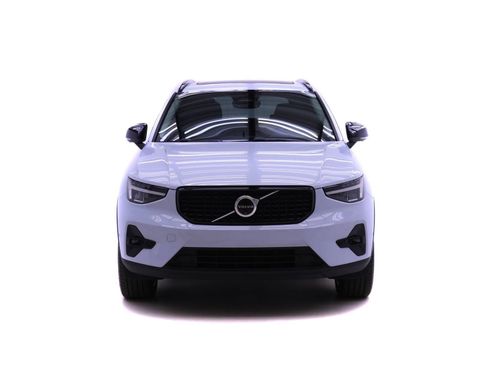 Certified 2024 Volvo XC40 B5 Plus w/ Protection Package Premier image 2