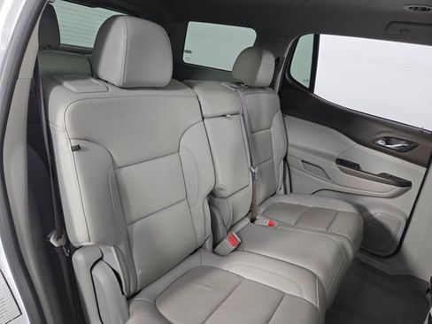 Used 2023 GMC Acadia SLT image 16