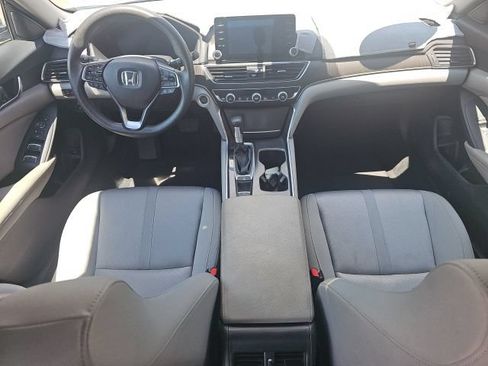 Used 2019 Honda Accord EX image 10