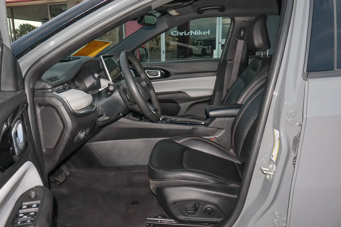 Used 2024 Jeep Compass Limited AWD/4WD image 7