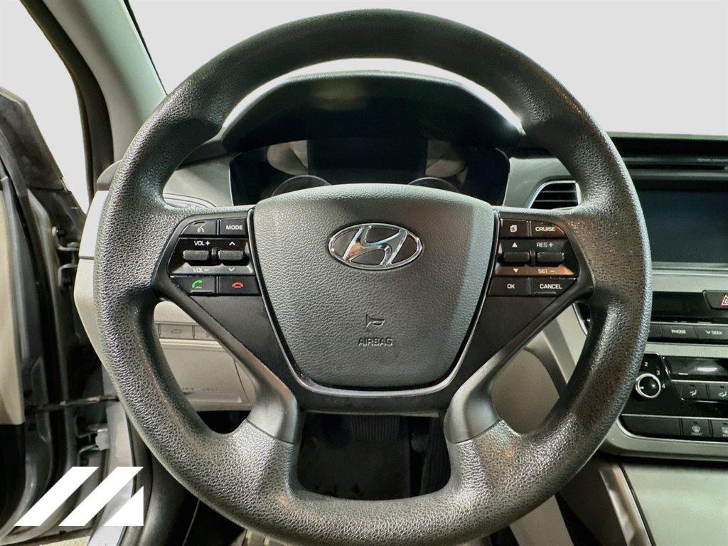 Used 2016 Hyundai Sonata SE w/ Cargo Package FWD image 11