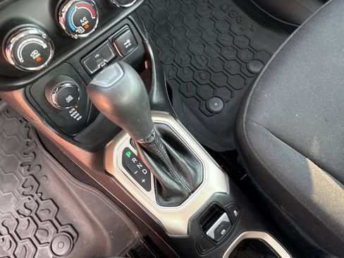 Used 2015 Jeep Renegade Sport w/ Power & Air Group AWD/4WD image 24