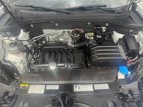 Used 2020 Volkswagen Atlas Cross Sport SE w/ Panoramic Sunroof Package AWD/4WD image 31