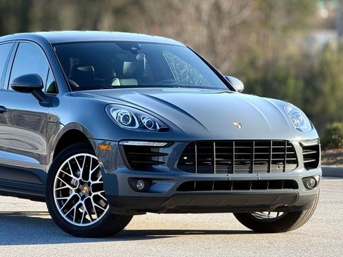 Used 2017 Porsche Macan S image 46
