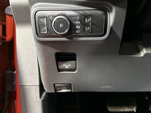 Used 2024 Ford Bronco Outer Banks image 17