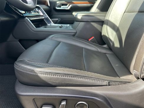 Used 2024 GMC Sierra 2500 Denali w/ Denali Reserve Package image 10